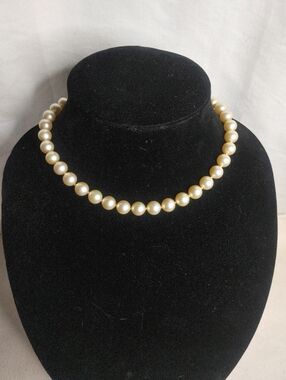 Vintage Majorica Hand Knotted Cream Pearl Necklace Choker 9mm 16" *tarnish*